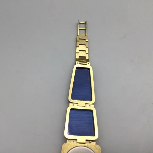 Vintage Chaika Yanka Hidden Dial Womens Watch 20mm Gold Tone Blue Manual Wind